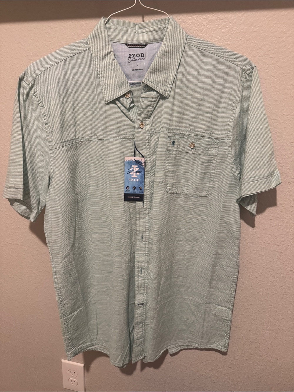 Izod Men’s Short-Sleeve Button-Down Shirt in Light Mint